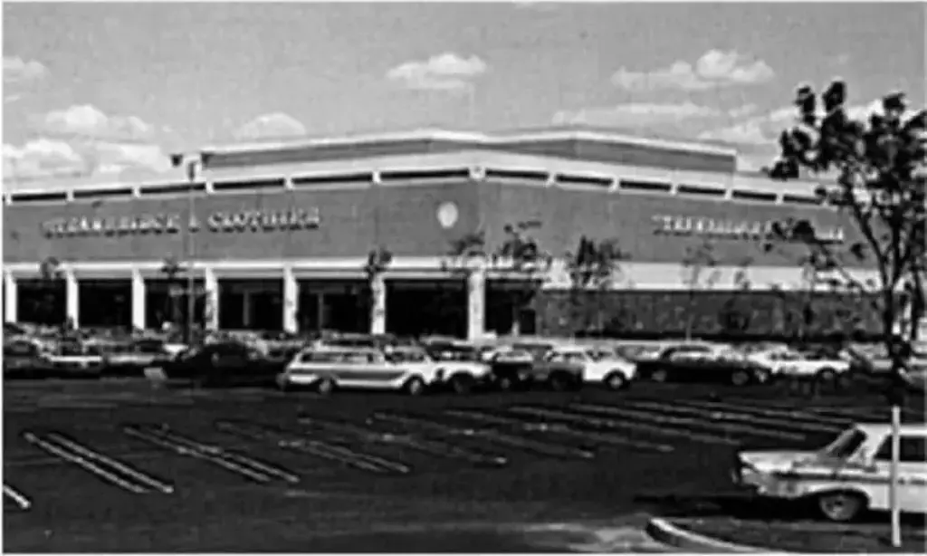 Neshaminy Mall, 1960s